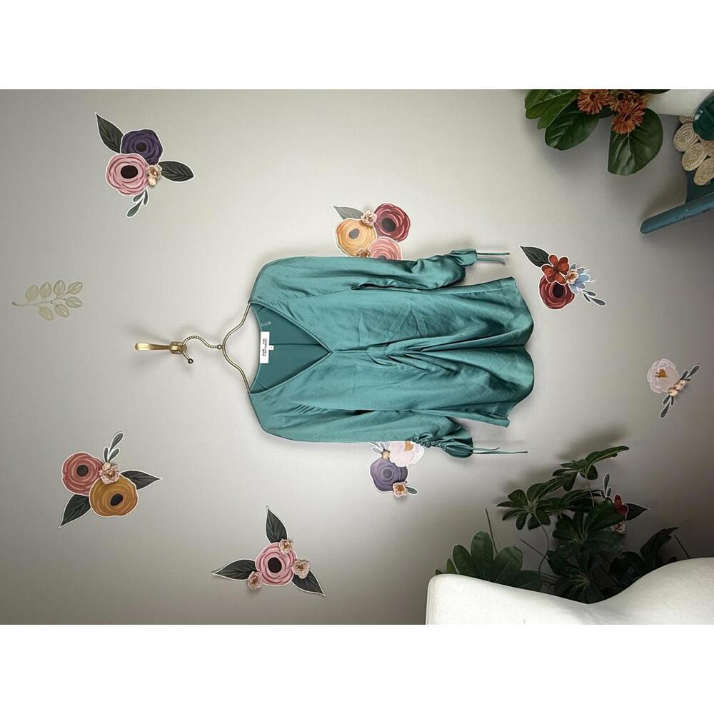 Diane Von Furstenberg Teal Gathered Front Satin V-Neck Blouse - Size - 2
